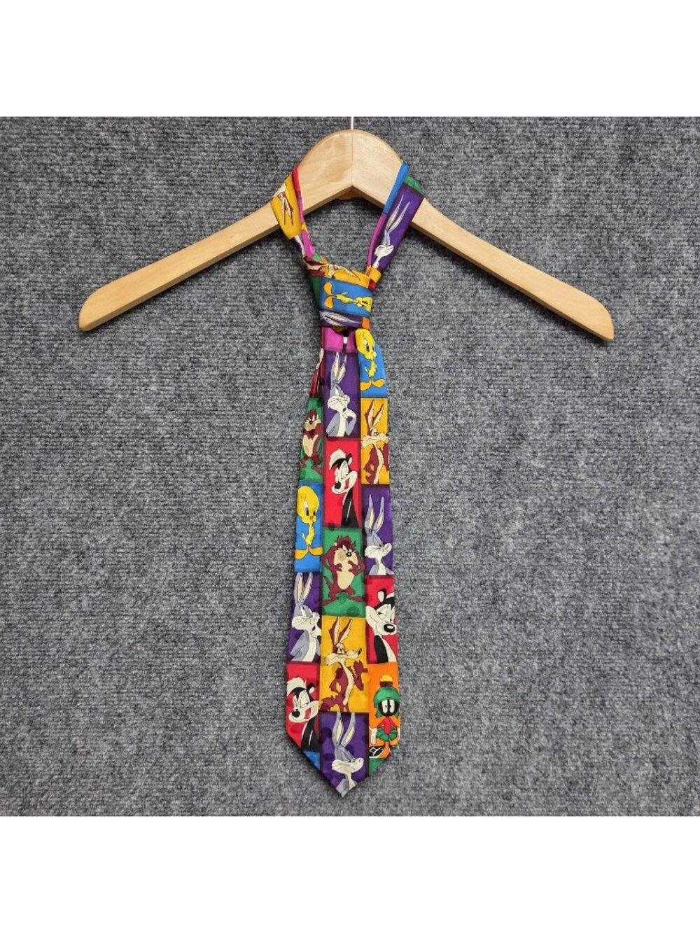 Looney Tunes Mania Vintage 1994 Colorful Cartoon Silk Novelty Tie Mens